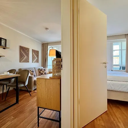 Apartment 638, Seepark *